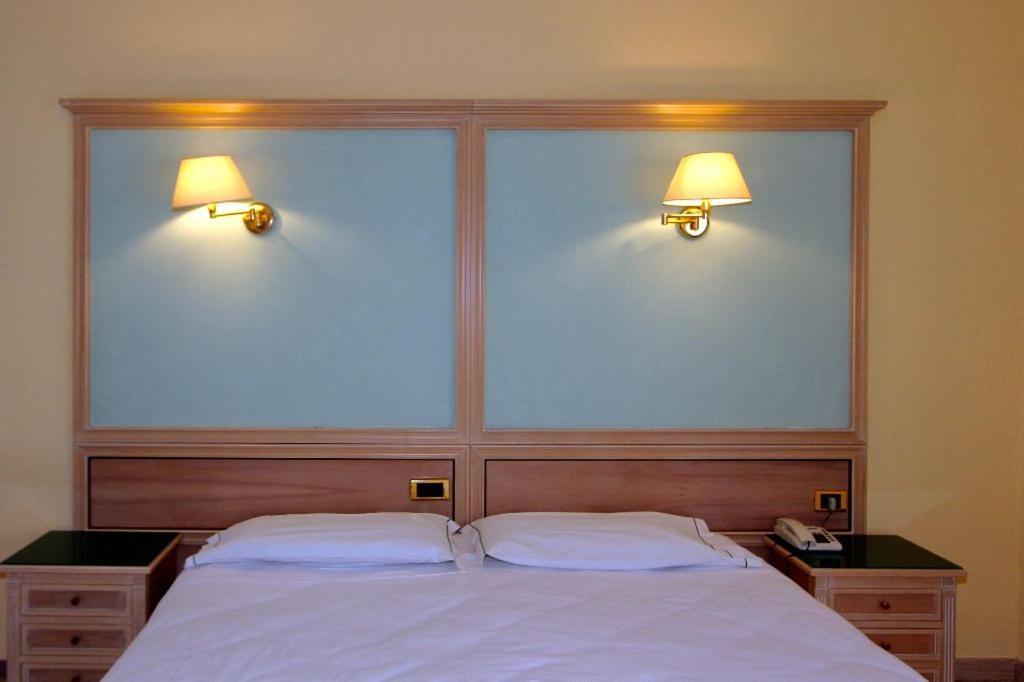 Park Hotel เรจโจเอมิเลีย ภายนอก รูปภาพ